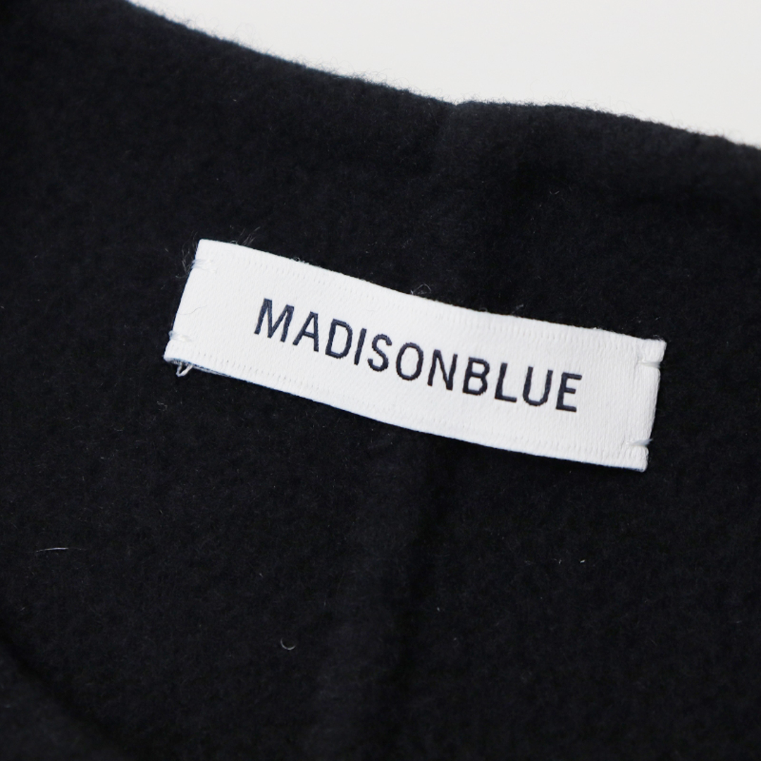 MADISONBLUE(マディソンブルー)の2022SS 極美品 マディソンブルー MADISON BLUE REVER SIDE SLIT CAPE リバーサイドスリットケープ 00/ブラック-.【2400013697132】 レディースのジャケット/アウター(その他)の商品写真