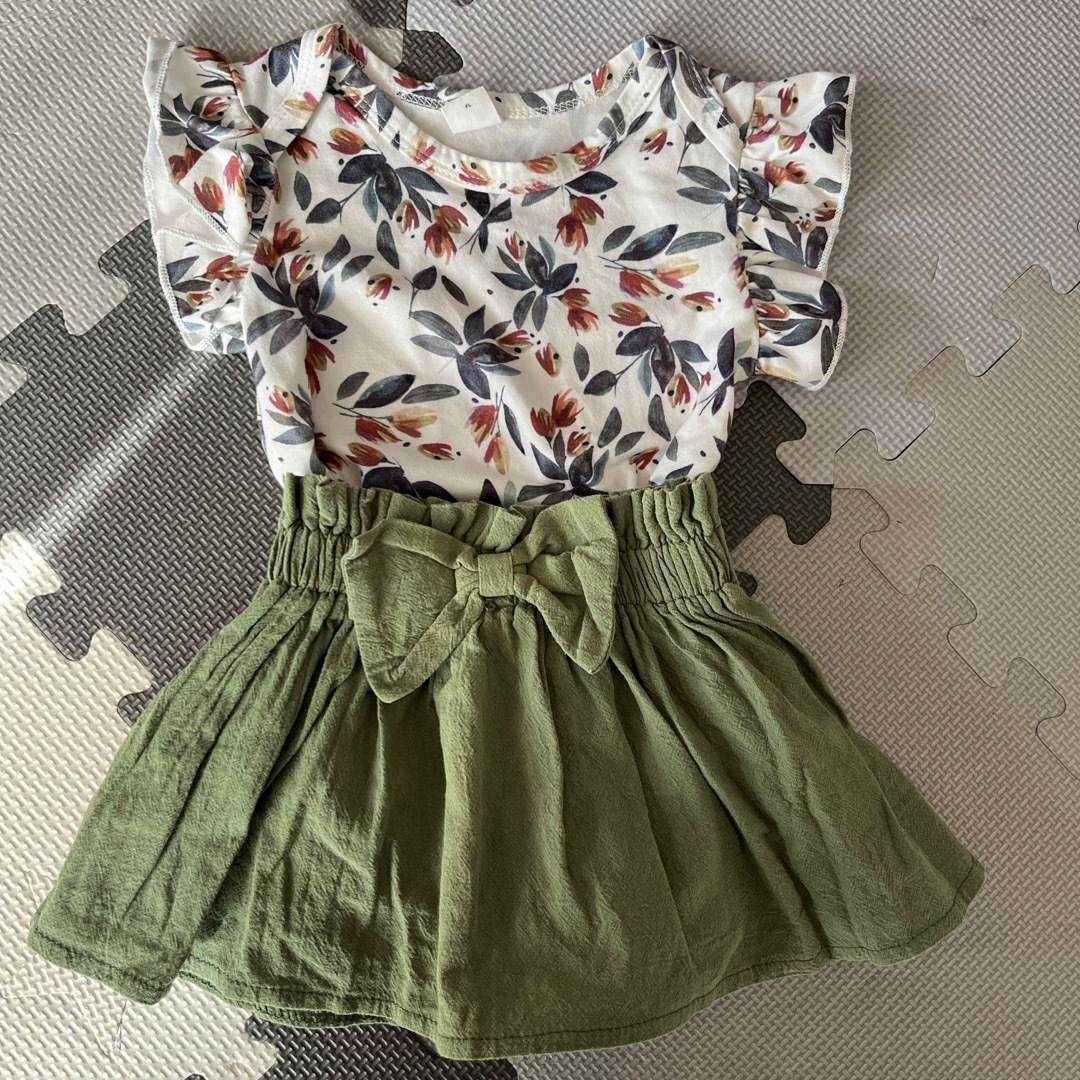 ロンパース　カバーオール　花柄　 キッズ/ベビー/マタニティのベビー服(~85cm)(カバーオール)の商品写真