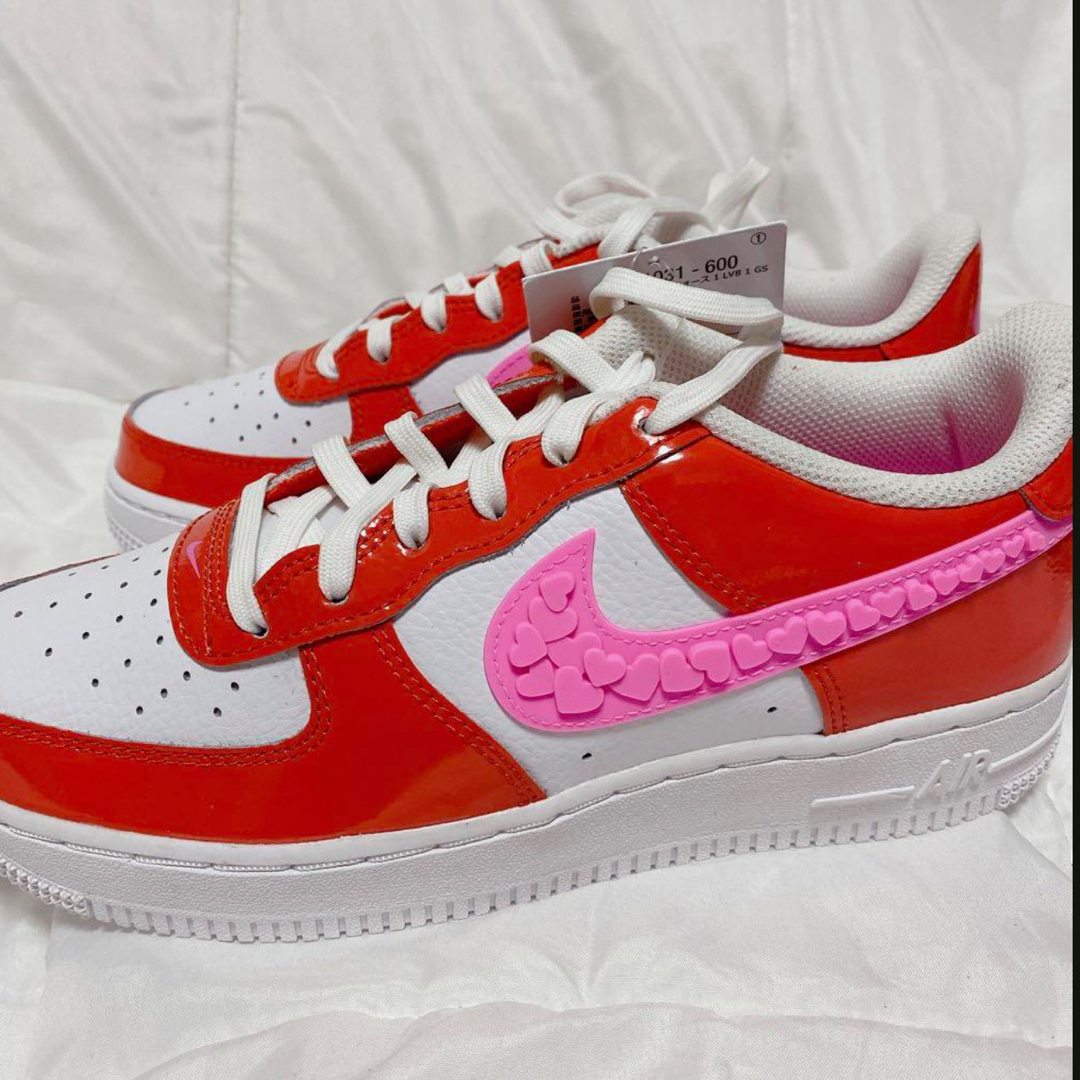 NIKE(ナイキ)の新品 NIKE AIR FORCE 1 LV8 1 gs 23.0cm レディースの靴/シューズ(スニーカー)の商品写真