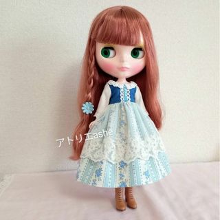 ハンドメイド「童話の世界の花柄ワンピース ブルー」ネオブライス・リカちゃんの服(人形)