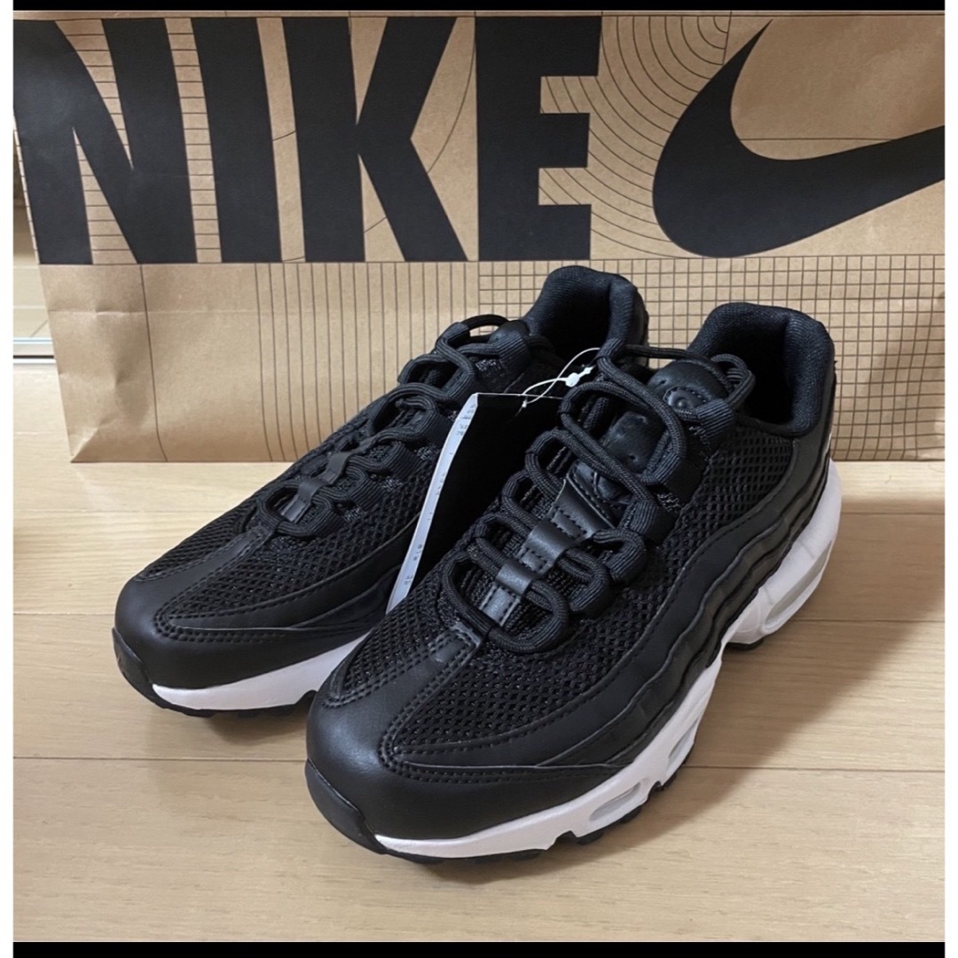 新品　NIKE エアマックス95  23 黒スニーカー