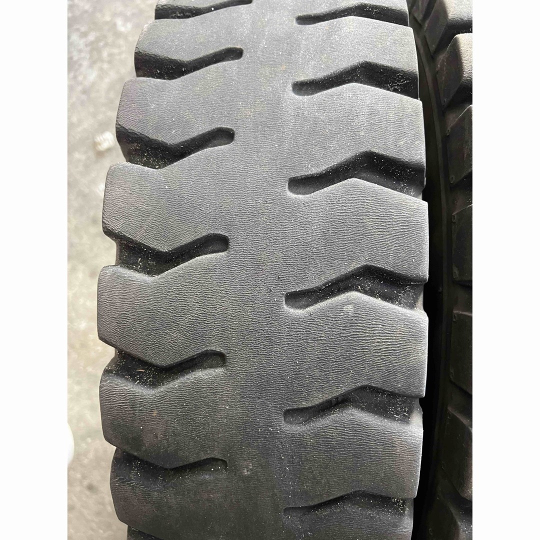 BRIDGESTONE 700-12 J-LUG チューブタイプタイヤ