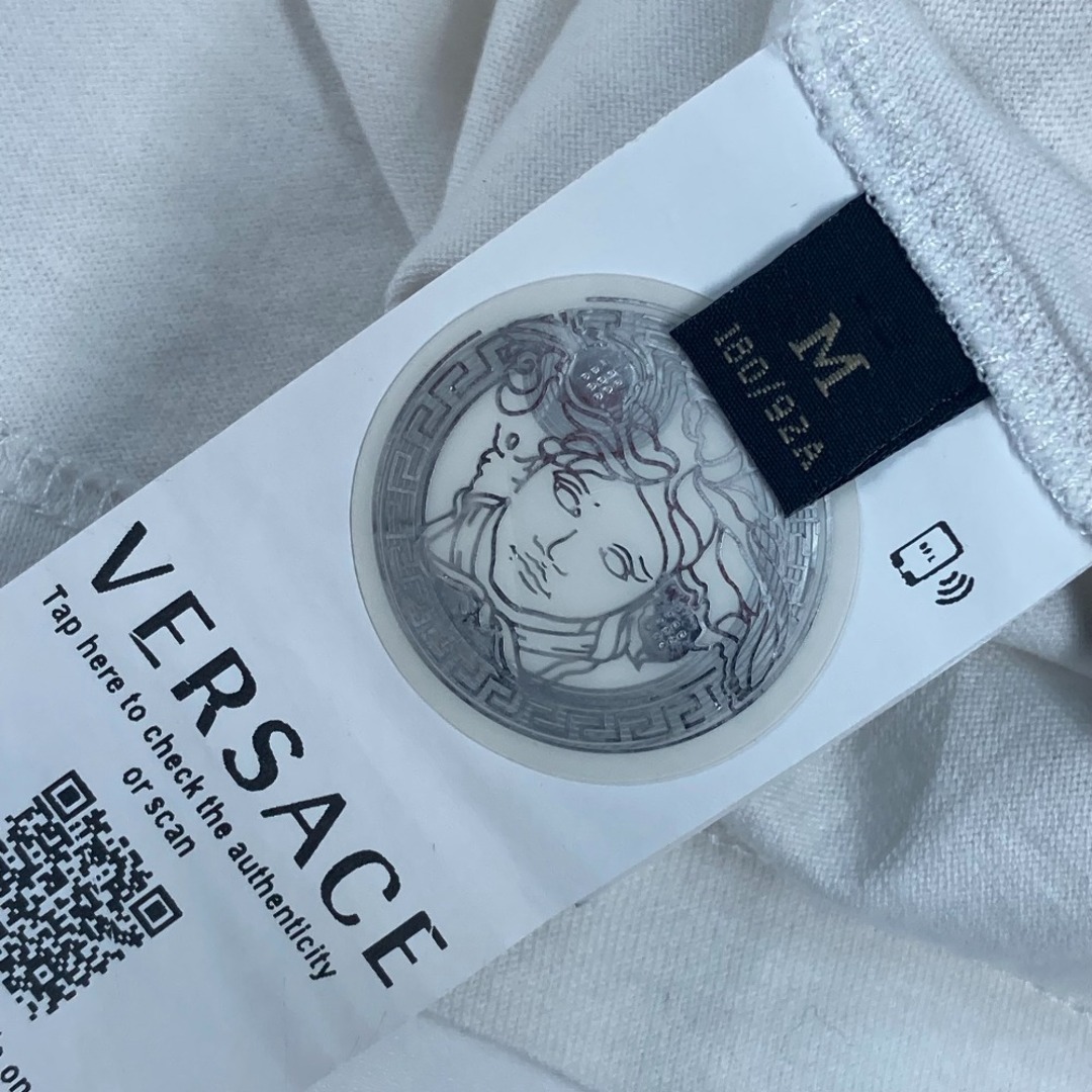 VERSACE(ヴェルサーチ)のヴェルサーチ VERSACE ロゴ アパレル トップス 半袖 バイカラー 半袖Ｔシャツ コットン ホワイト メンズのトップス(Tシャツ/カットソー(半袖/袖なし))の商品写真