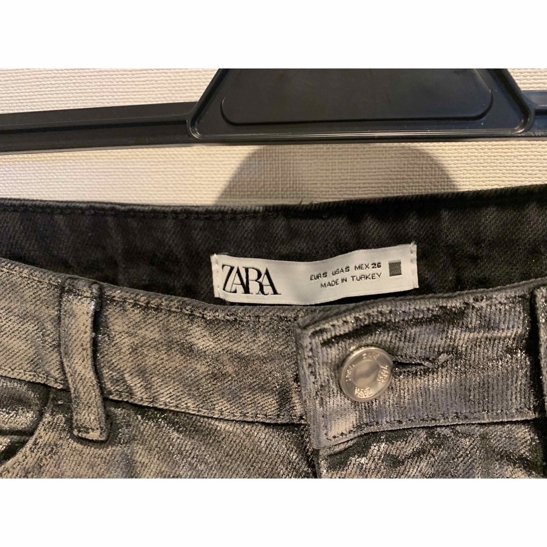 ZARA(ザラ)の新品タグ付きZARAフォイルグラデーションデニムスカートS レディースのワンピース(ロングワンピース/マキシワンピース)の商品写真