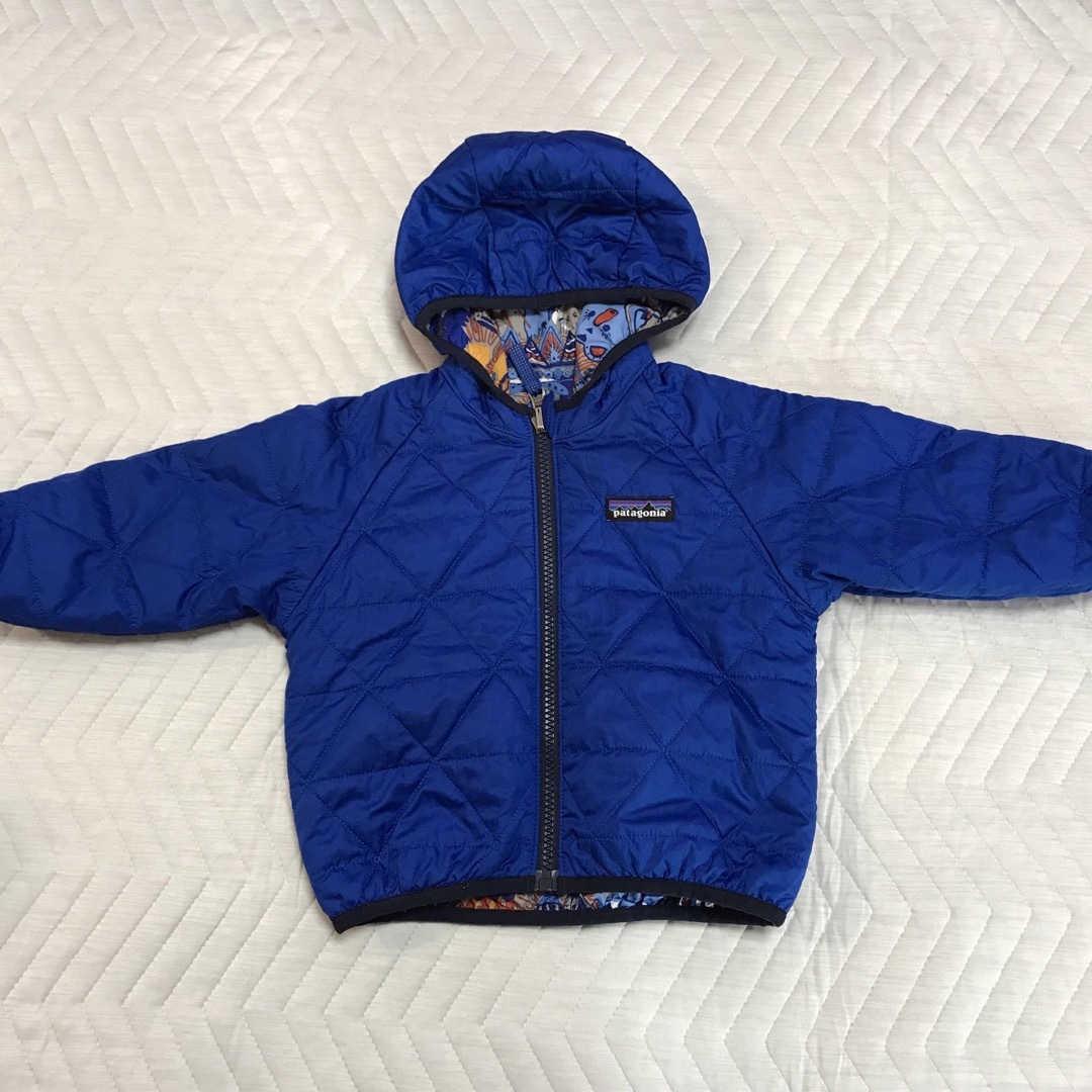 patagonia(パタゴニア)のパタゴニア　ベビー　リバーシブル　　ジャケット　 キッズ/ベビー/マタニティのこども用ファッション小物(靴下/タイツ)の商品写真