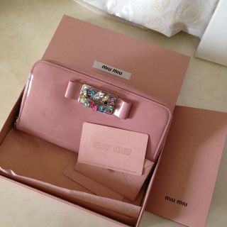 ミュウミュウ(miumiu)の美品♡miumiuキラキラ財布(財布)