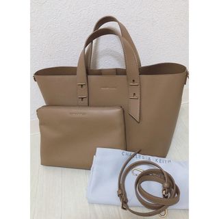 チャールズアンドキース(Charles and Keith)のチャールズアンドキース♥ ダブルハンドル スローチーバッグ(ハンドバッグ)