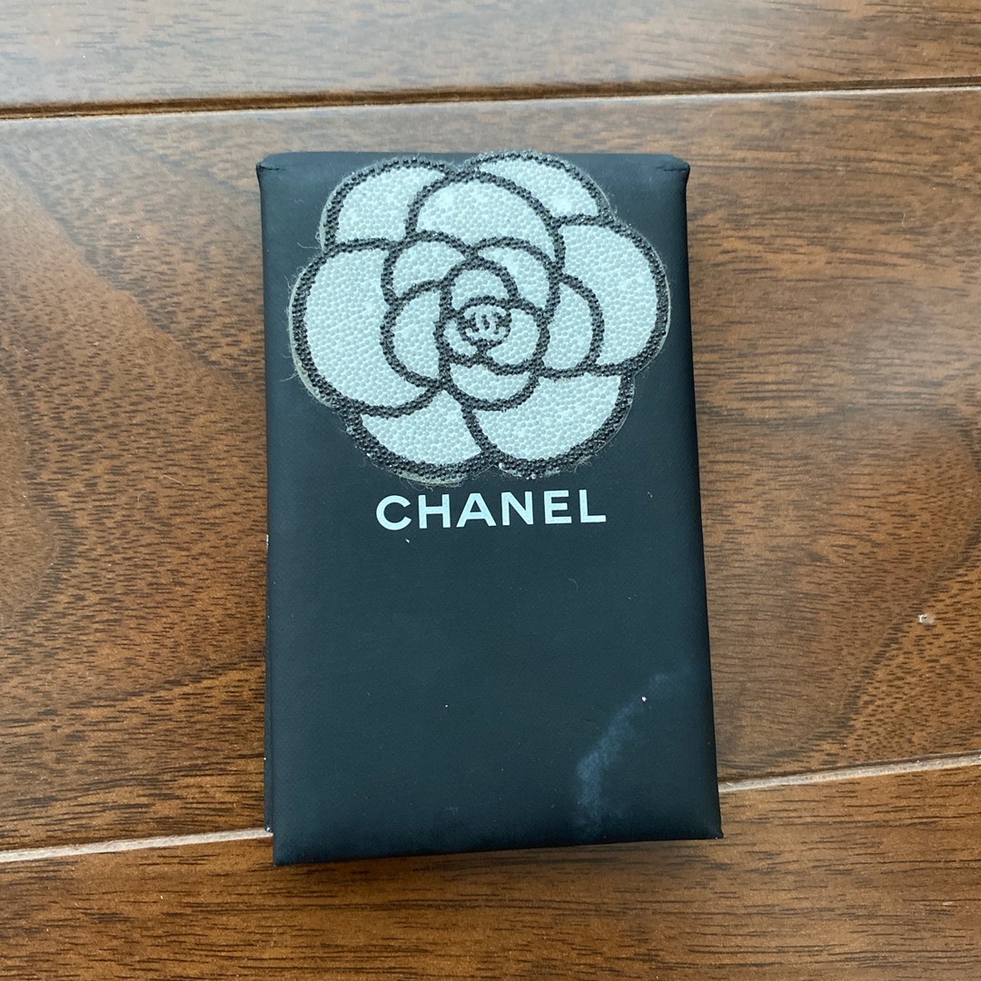 CHANEL(シャネル)のシャネルのコンパクトミラー　あぶらとり紙 レディースのファッション小物(ミラー)の商品写真