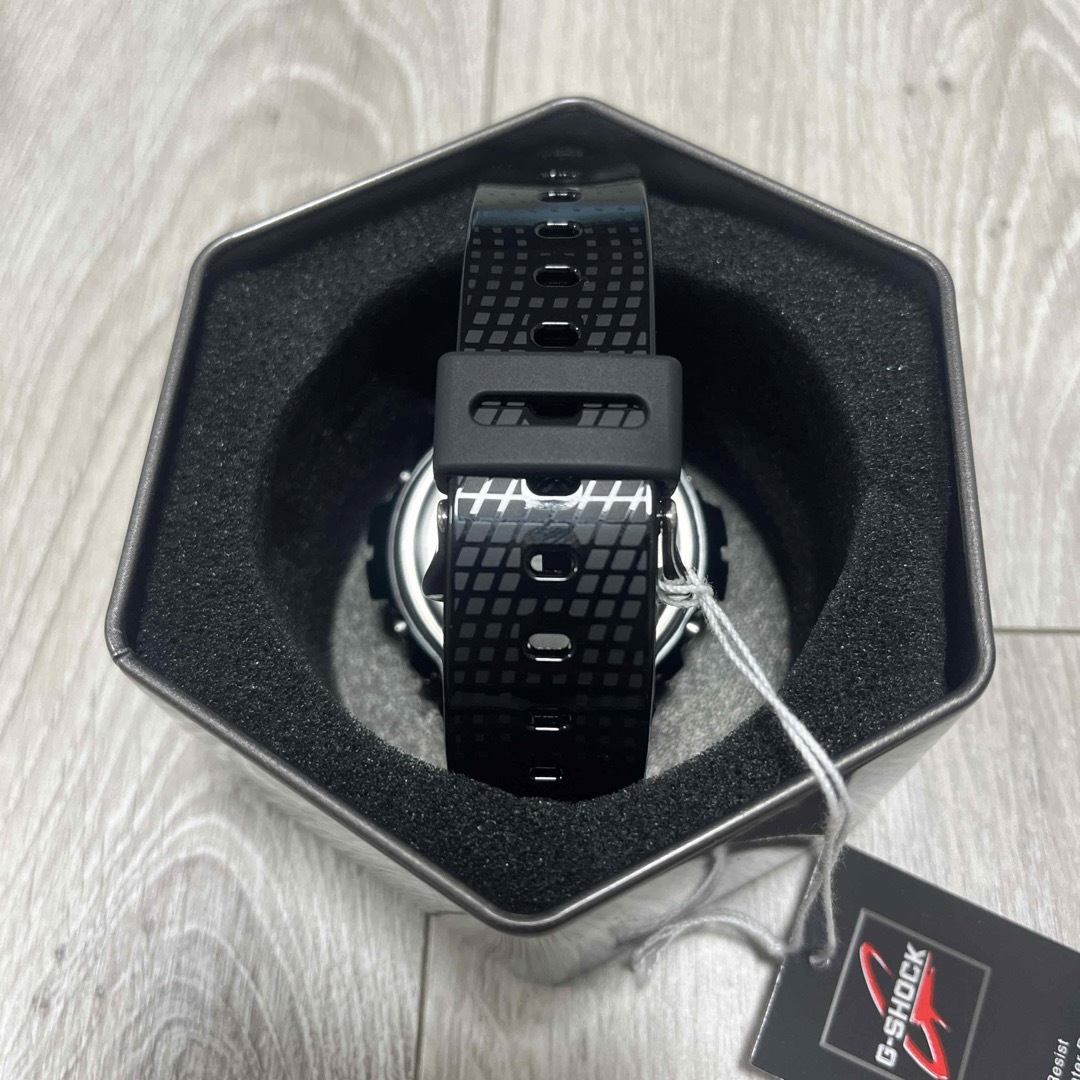 G-SHOCK(ジーショック)の新品未使用 G-SHOCK メタリックカラーズ DW-6900NB メンズの時計(腕時計(デジタル))の商品写真