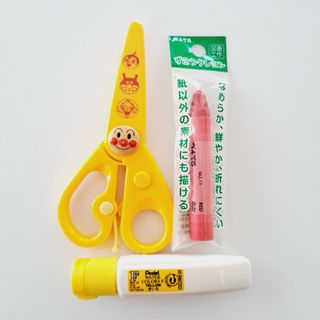 アンパンマン(アンパンマン)の文房具セット(アンパンマンはさみ、黄色絵の具、赤クレヨン)(その他)