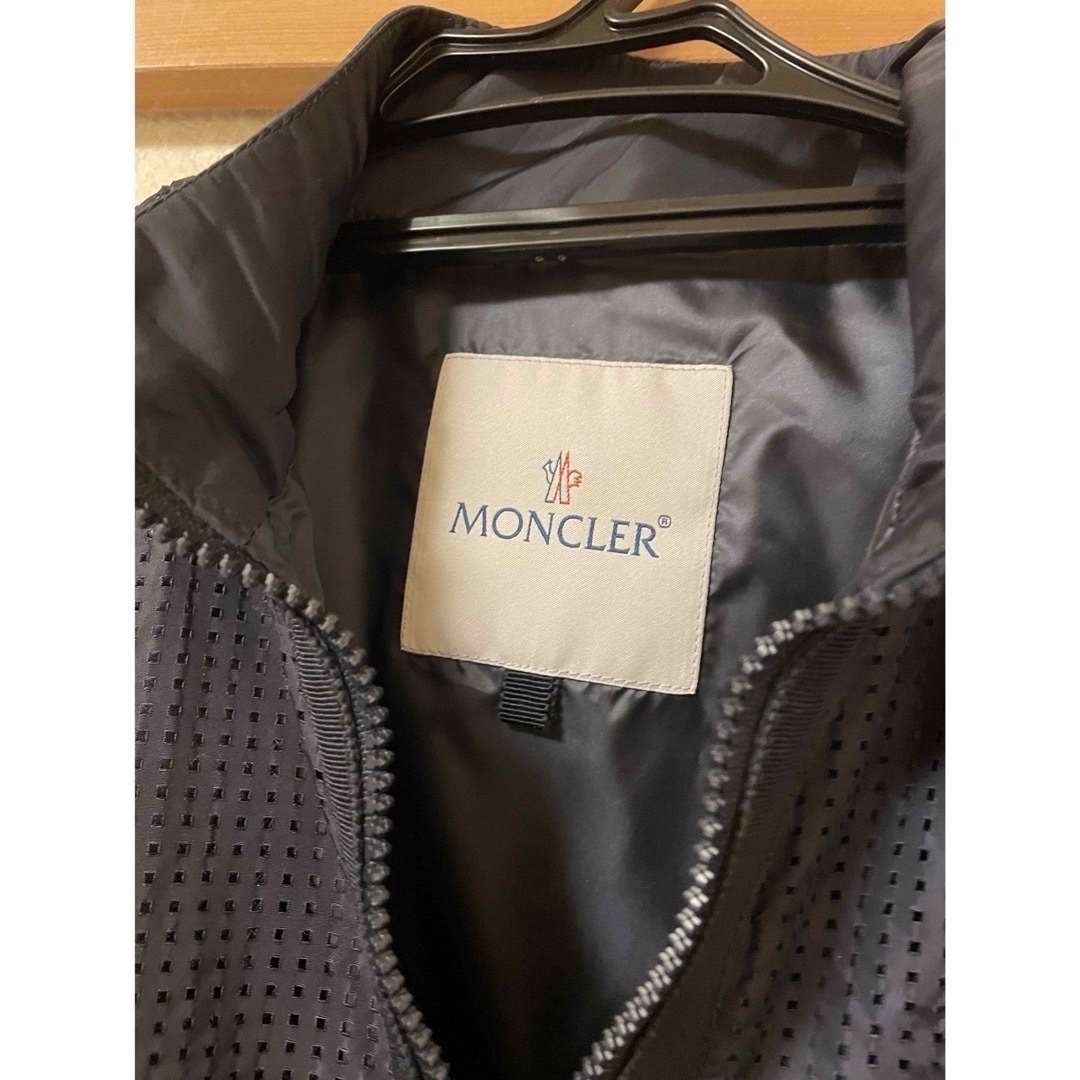 MONCLER(モンクレール)の美品 MONCLER モンクレール ブルゾン ナイロン ジャケット ワッペン レディースのジャケット/アウター(ナイロンジャケット)の商品写真