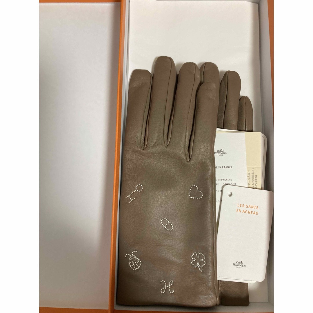 Hermes(エルメス)のはな⭐︎様専用　エルメス　手袋セーターカーディガンセット レディースのファッション小物(手袋)の商品写真