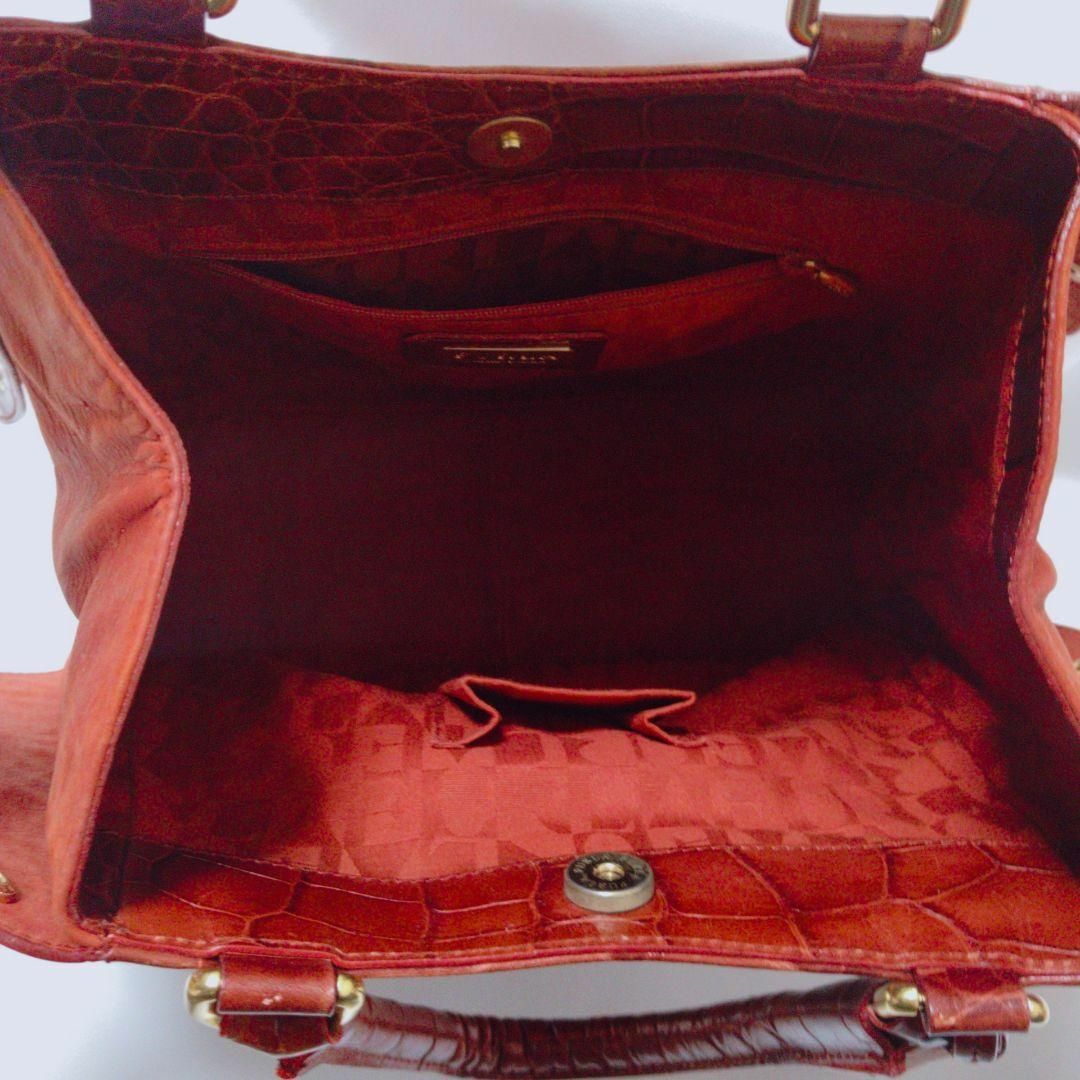 Furla(フルラ)の高級感　FURLA　ハンドバッグ　クロコ型押し　レザー　赤茶色　ブラウン レディースのバッグ(ハンドバッグ)の商品写真