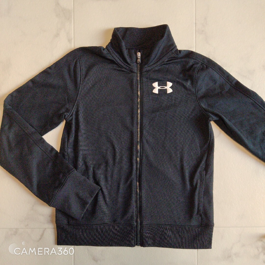 UNDER ARMOUR(アンダーアーマー)のアンダーアーマートラックジャケット キッズ/ベビー/マタニティのキッズ服男の子用(90cm~)(ジャケット/上着)の商品写真