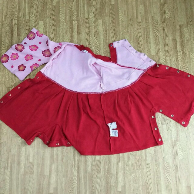 袴ロンパース 赤 80サイズ キッズ/ベビー/マタニティのベビー服(~85cm)(ロンパース)の商品写真