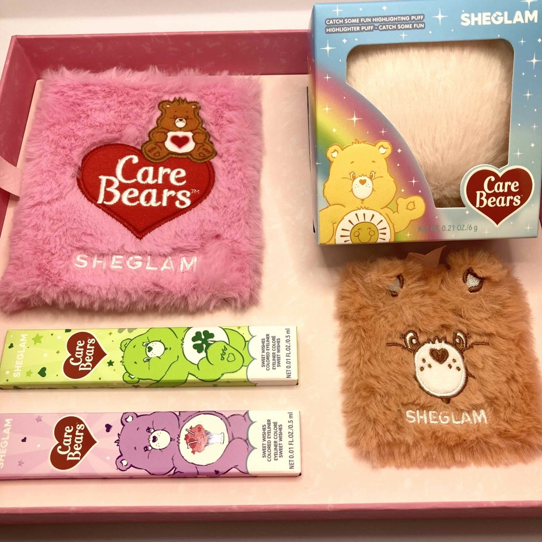 CareBears(ケアベア)のSHEGLAM x Care Bears コフレ&メイクポーチ セット☆ コスメ/美容のキット/セット(コフレ/メイクアップセット)の商品写真