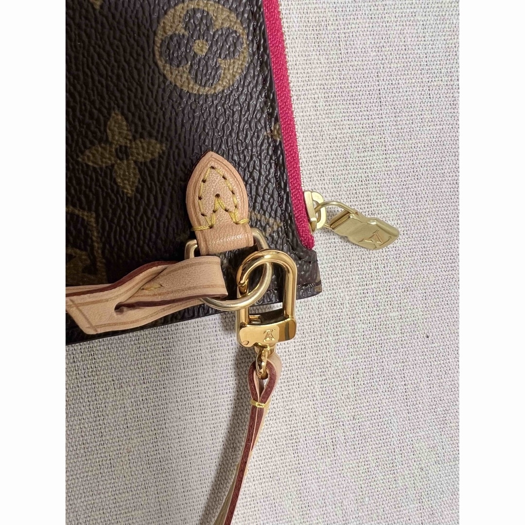 LOUIS VUITTON(ルイヴィトン)のルイヴィトンネヴァーフルpmポーチ レディースのファッション小物(ポーチ)の商品写真