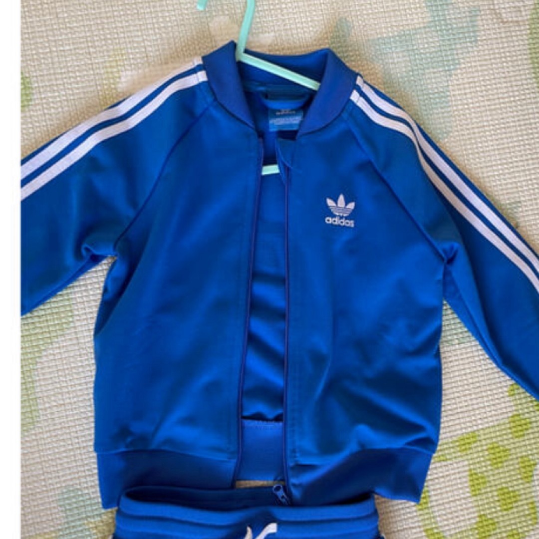 adidas(アディダス)のadidas アディダス　ジャージ　90cm キッズ/ベビー/マタニティのキッズ服男の子用(90cm~)(ジャケット/上着)の商品写真