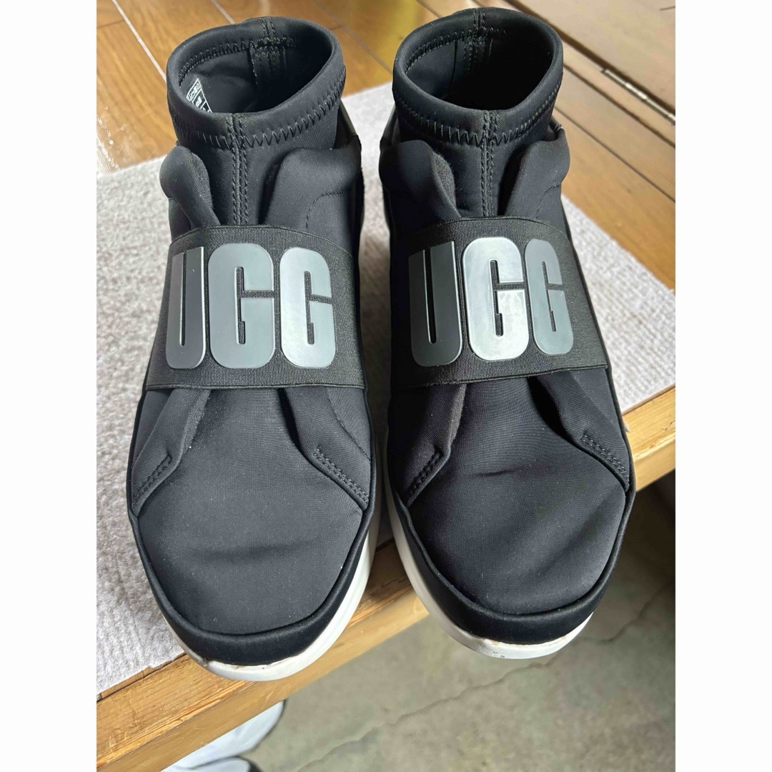 UGGスニーカー