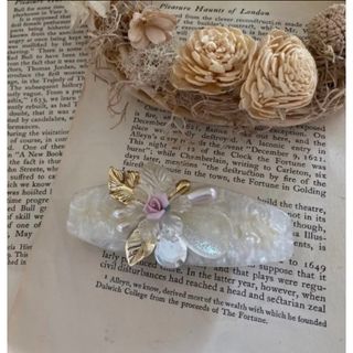 グリモワール(Grimoire)のvintageヴィンテージ昭和レトロflower薔薇ホワイト髪留めバレッタ(バレッタ/ヘアクリップ)