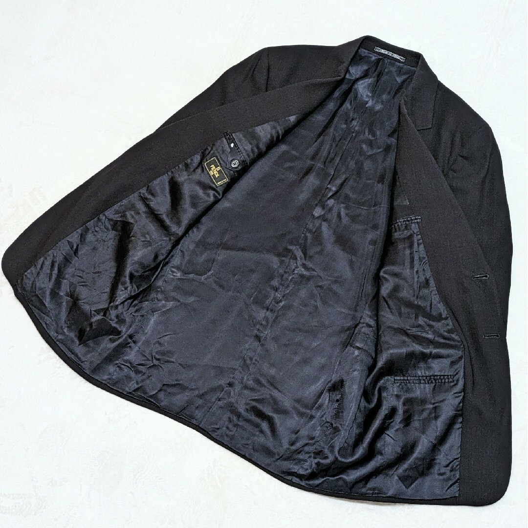 FENDI(フェンディ)の極美品　フェンディ　テーラードジャケット　黒　L　2B　希少大きめサイズ　総裏地 メンズのジャケット/アウター(テーラードジャケット)の商品写真