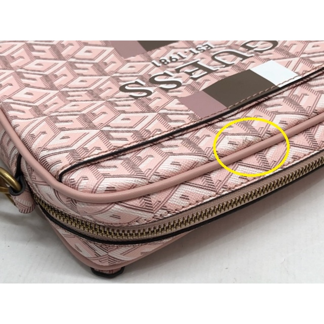 GUESS(ゲス)のGUESS(ゲス) VIKKY CAMERA BAG カメラバッグ ショルダーバッグ ピンク / SV699514 【C0750-007】 レディースのバッグ(ショルダーバッグ)の商品写真