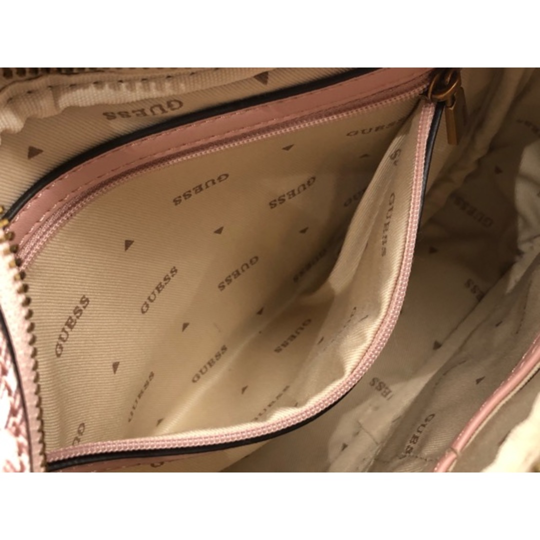 GUESS(ゲス)のGUESS(ゲス) VIKKY CAMERA BAG カメラバッグ ショルダーバッグ ピンク / SV699514 【C0750-007】 レディースのバッグ(ショルダーバッグ)の商品写真