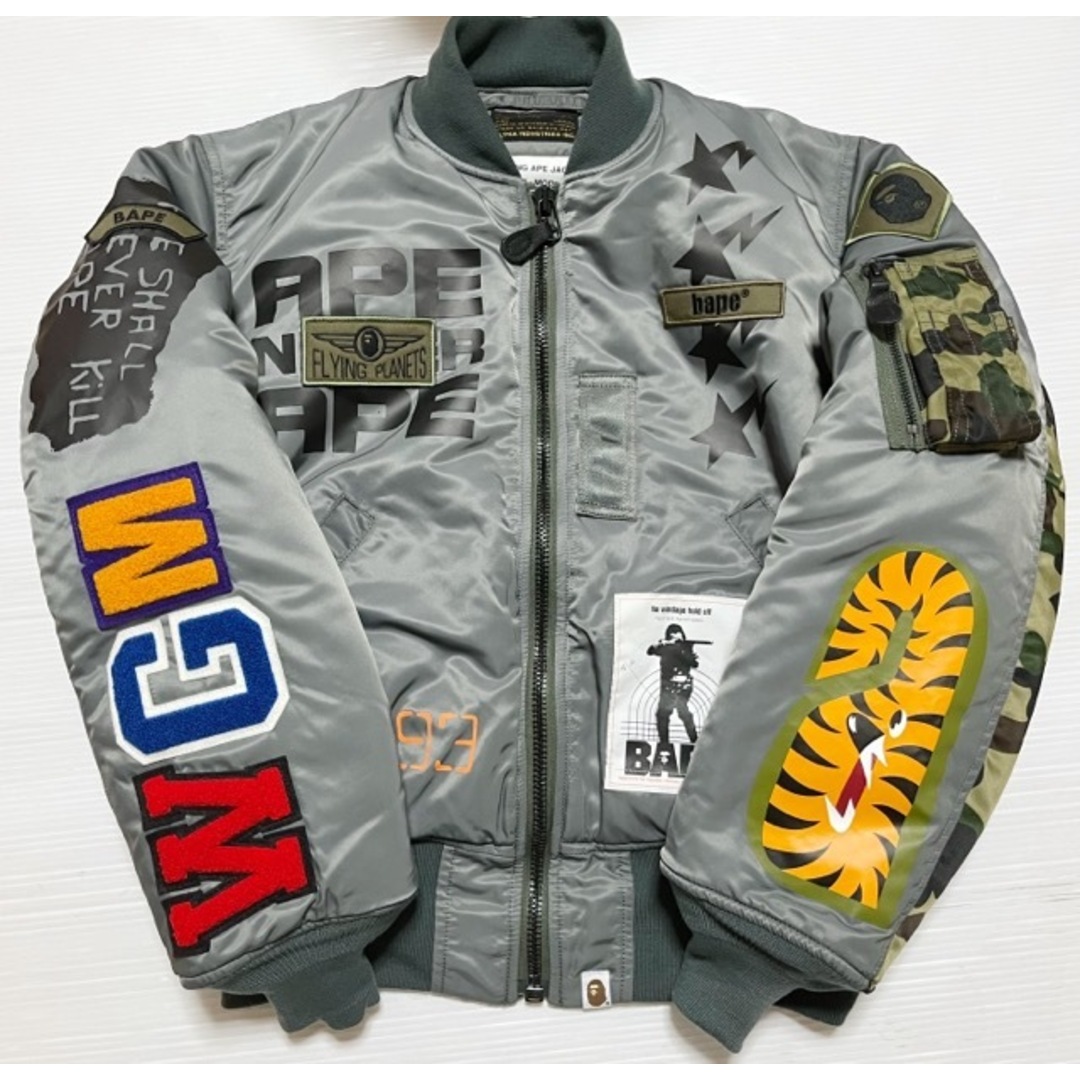 A BATHING APE(アベイシングエイプ)のA BATHING APE（アベイシングエイプ）ALPHA INDUSTRIES　コラボ　SHARK  MA-1　ボンバージャケット【A31239-007】 メンズのジャケット/アウター(その他)の商品写真