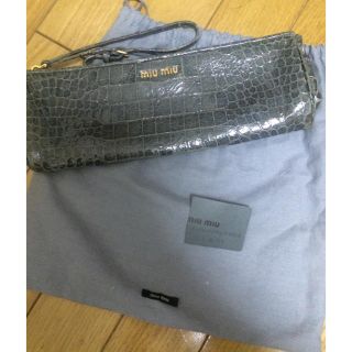 ミュウミュウ(miumiu)のミュウミュウ クラッチバッグ(クラッチバッグ)