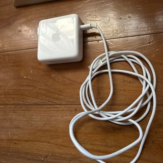 Apple純正 USB-C Power Adapter 61W A1718 (PC周辺機器)