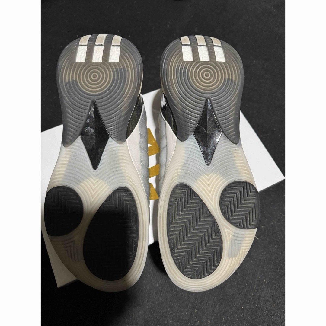 adidas(アディダス)のHarden Vol.7 シルバー メタリック 30cm メンズの靴/シューズ(スニーカー)の商品写真