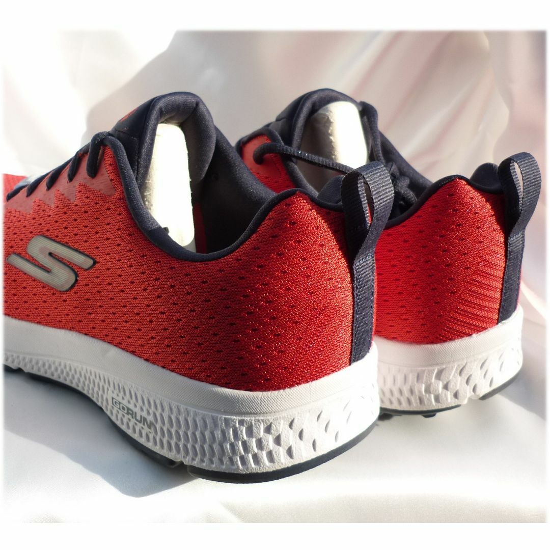 SKECHERS(スケッチャーズ)の新品(27cm相当)スケッチャーズGO RUN赤ランニングシューズ軽量 メンズの靴/シューズ(スニーカー)の商品写真