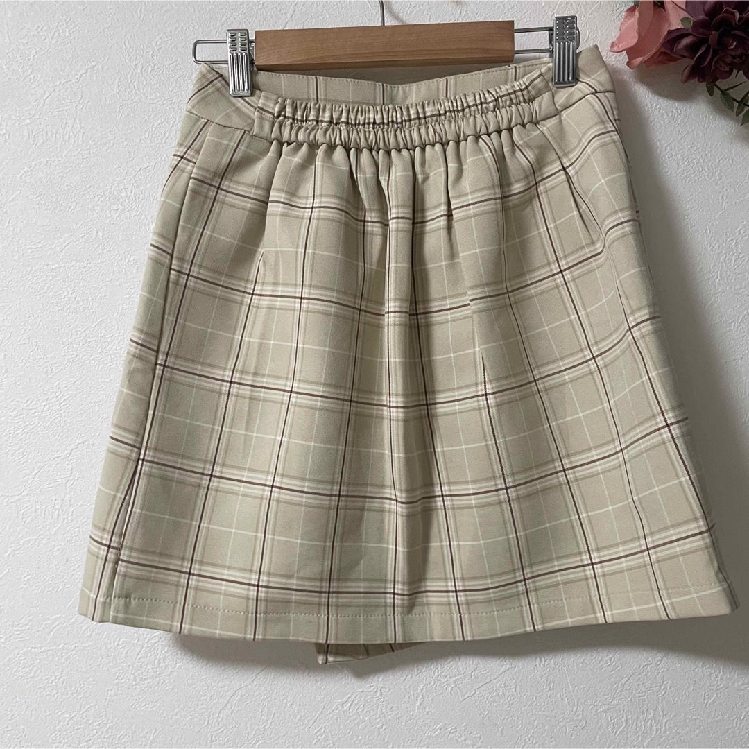 CECIL McBEE(セシルマクビー)のCECIL Mc BEE セシルマクビー ボタンミニスカート レディースのスカート(ミニスカート)の商品写真