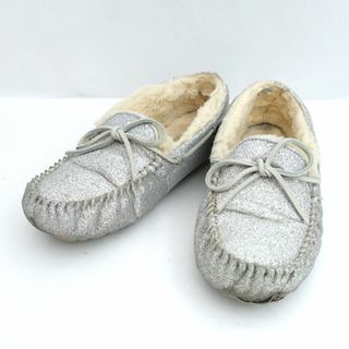 アグ(UGG)のUGG / アグ ◆モカシン/ダコタ スパークル//シルバーカラー/25cm 1100178 【レディース/ガールズ/LADY/女性/婦人】【靴/クツ/シューズ/SHOES】 レディースファッション【中古】 [0220478403](スリッポン/モカシン)