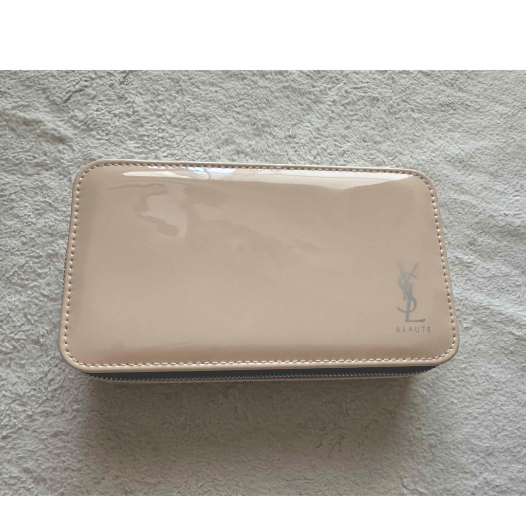 Yves Saint Laurent Beaute(イヴサンローランボーテ)の【新品未使用】イヴサンローラン　バニティ　ポーチ　化粧ボックス　ノベルティ レディースのファッション小物(ポーチ)の商品写真