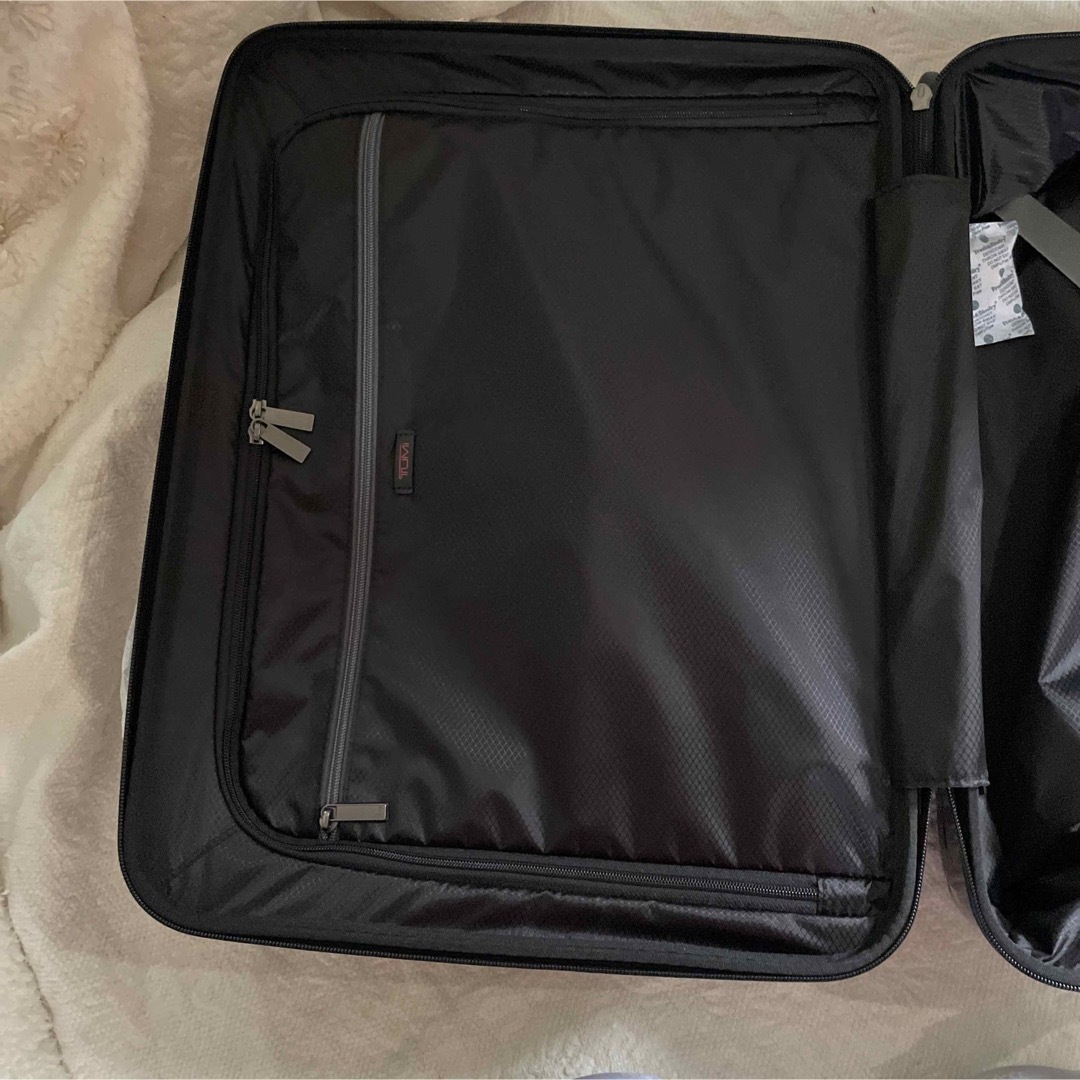 TUMI(トゥミ)のトゥミ　　キャリーケース　スーツケース　tumi TUMI Tumi V4 メンズのバッグ(トラベルバッグ/スーツケース)の商品写真