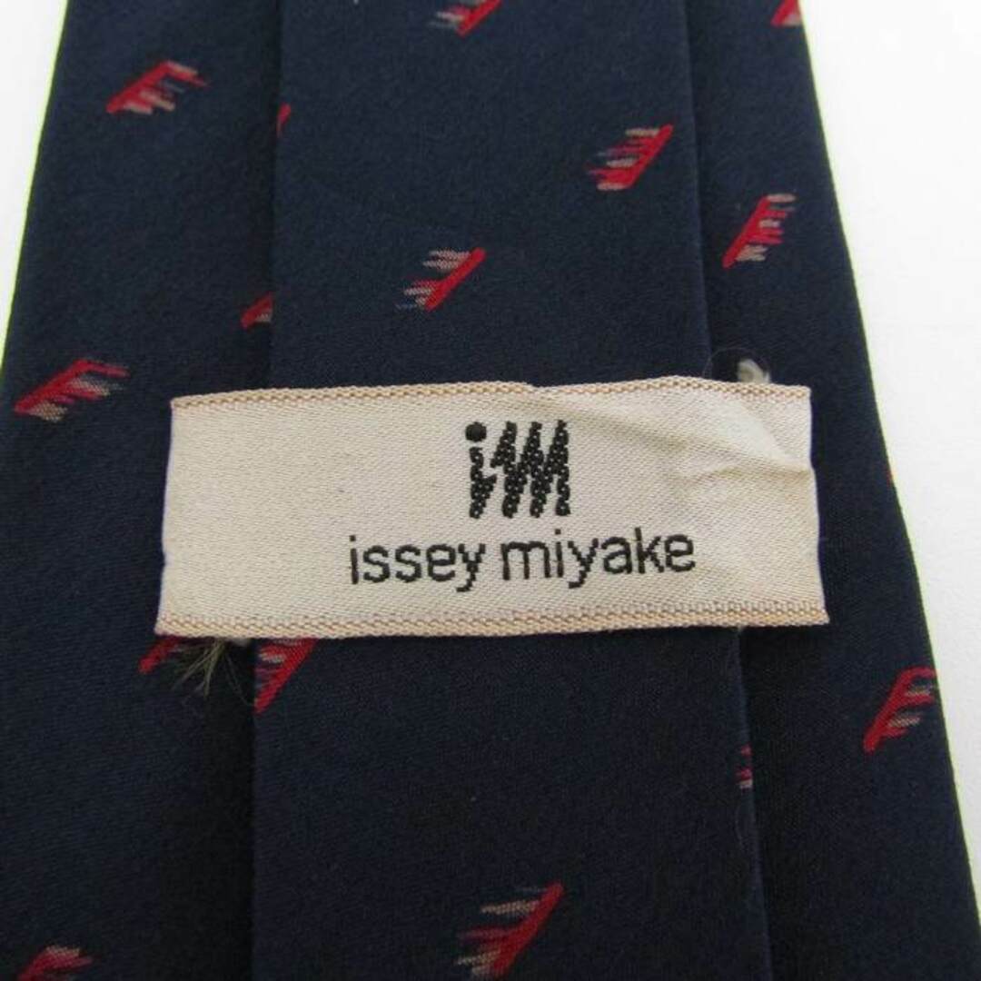 ISSEY MIYAKE(イッセイミヤケ)のイッセイミヤケ ブランド ネクタイ シルク 小紋柄 総柄 メンズ ネイビー ISSEY MIYAKE メンズのファッション小物(ネクタイ)の商品写真