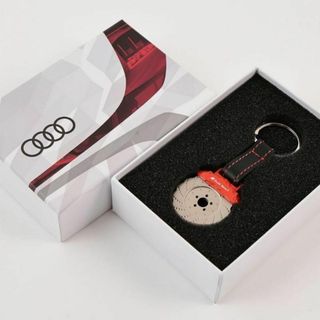 アウディ(AUDI)の【AUDI】アウディ 赤 キャリパー キーホルダー レッド　箱付き(車種別パーツ)