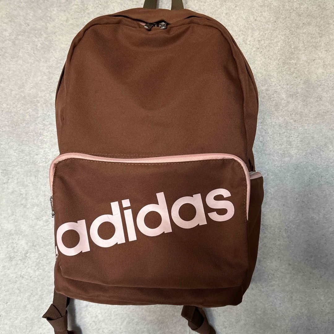 adidas(アディダス)のadidas アディダス　リュックサック　茶色 × ピンク スポーツ/アウトドアのスポーツ/アウトドア その他(その他)の商品写真