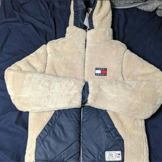 トミージーンズ(TOMMY JEANS)のトミージーンズ　リバーシブル　ダウン(ダウンジャケット)