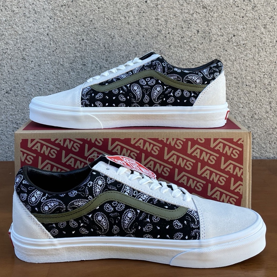 OLD SKOOL（VANS）(オールドスクール)の【極希少】VANS Old Skool / PAISLEY WHT&BLK メンズの靴/シューズ(スニーカー)の商品写真