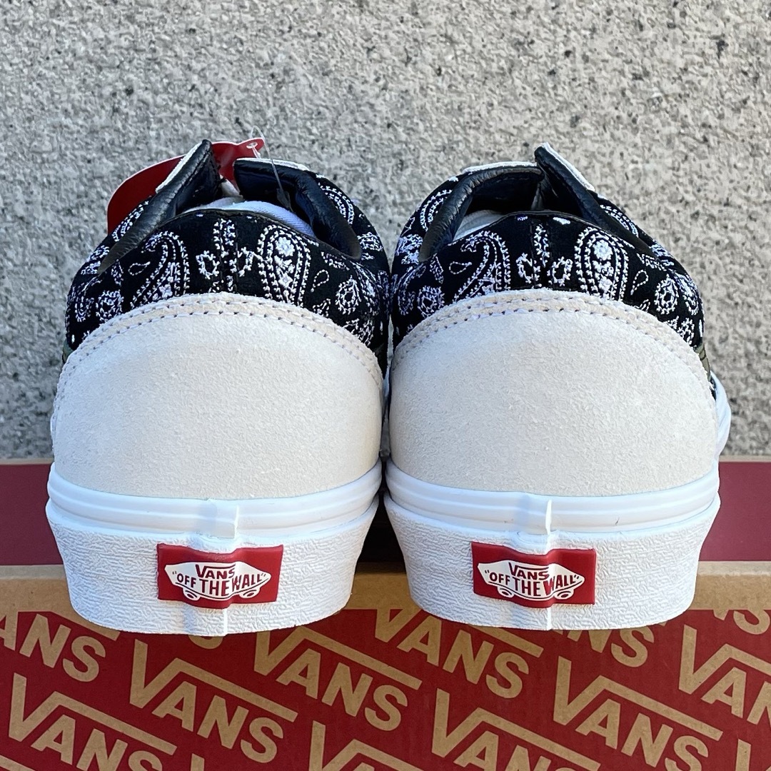 OLD SKOOL（VANS）(オールドスクール)の【極希少】VANS Old Skool / PAISLEY WHT&BLK メンズの靴/シューズ(スニーカー)の商品写真