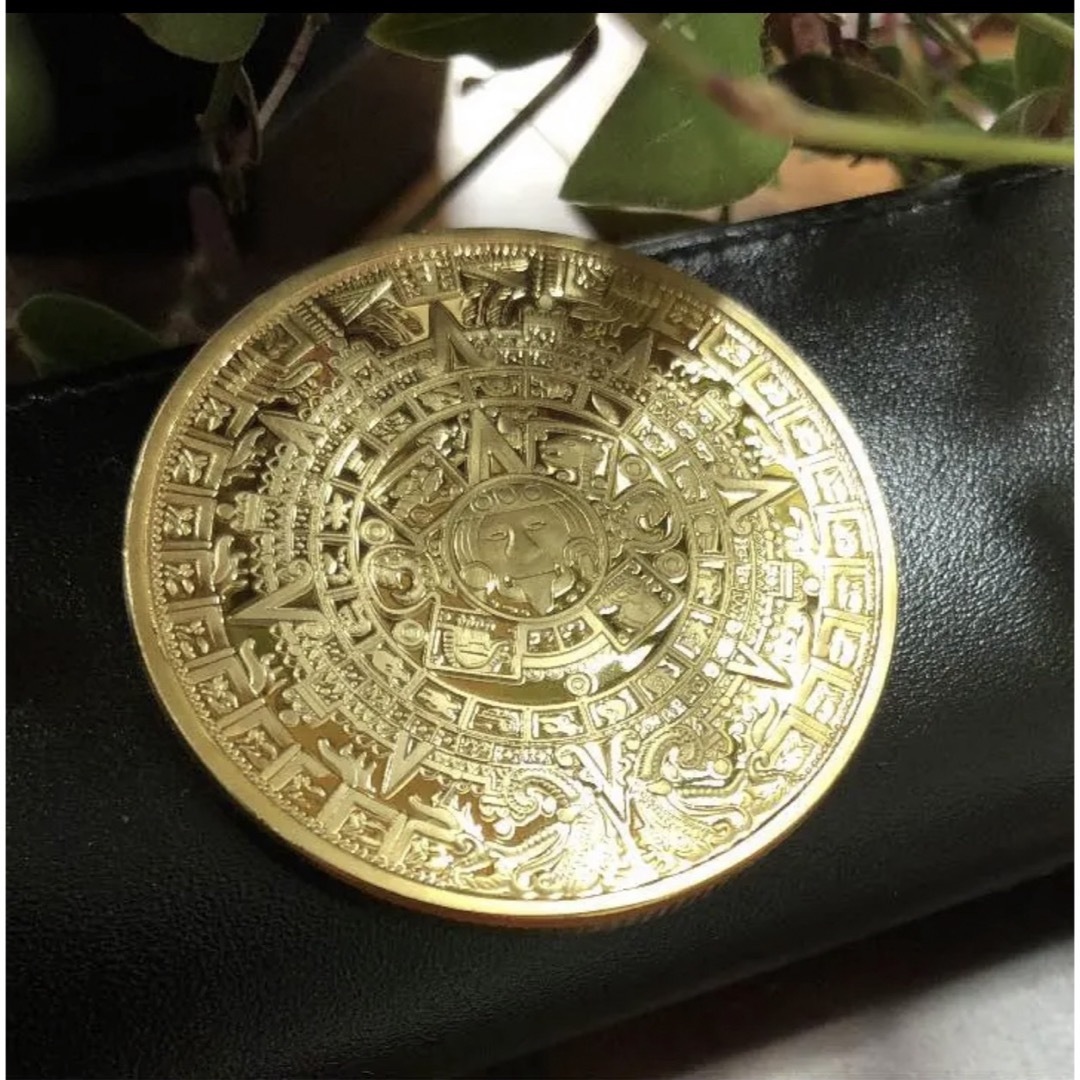 マヤ文明 カレンダー　24金メッキ金貨  アステカ金貨 コイン 直径40mm エンタメ/ホビーの美術品/アンティーク(貨幣)の商品写真
