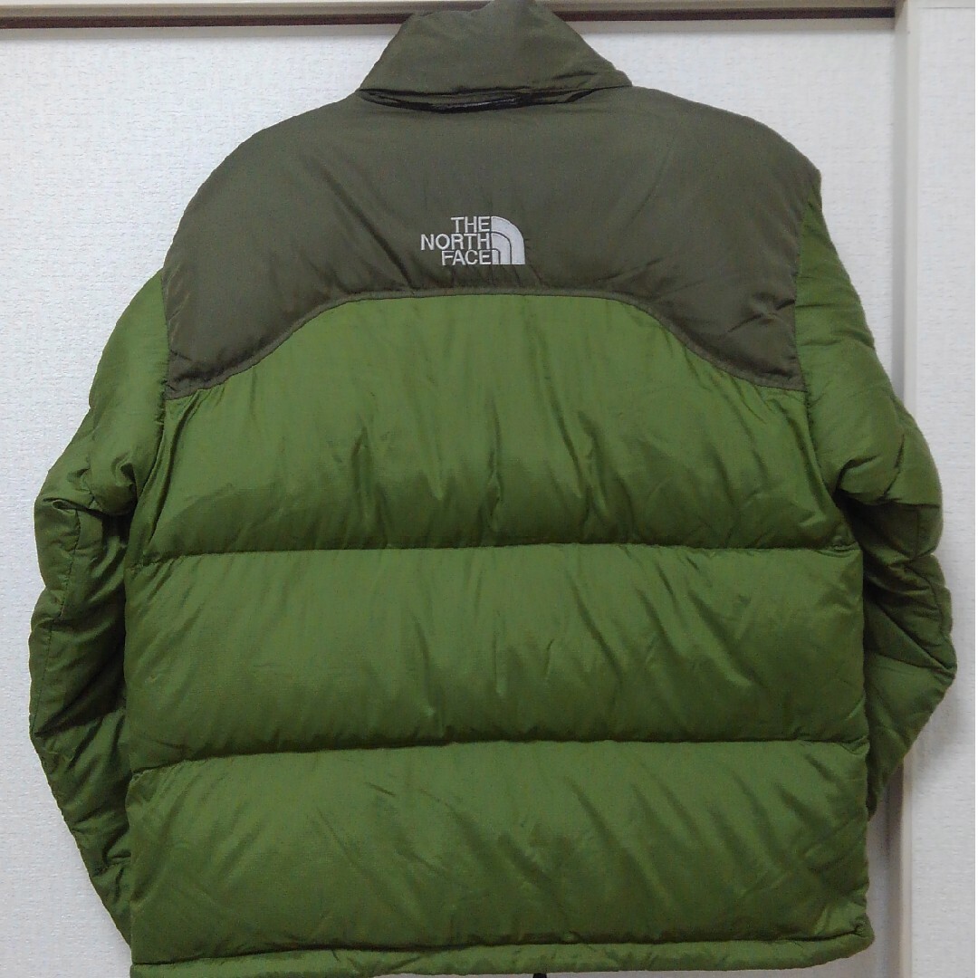 THE NORTH FACE(ザノースフェイス)の希少！　ノースフェイス　ヌプシジャケット　センターロゴ　グリーン メンズのジャケット/アウター(ダウンジャケット)の商品写真