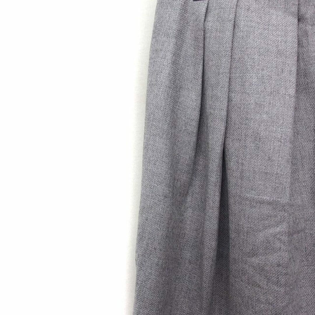 TOMORROWLAND(トゥモローランド)のトゥモローランド TOMORROWLAND タック フレアスカート ひざ丈 無地 レディースのスカート(ひざ丈スカート)の商品写真