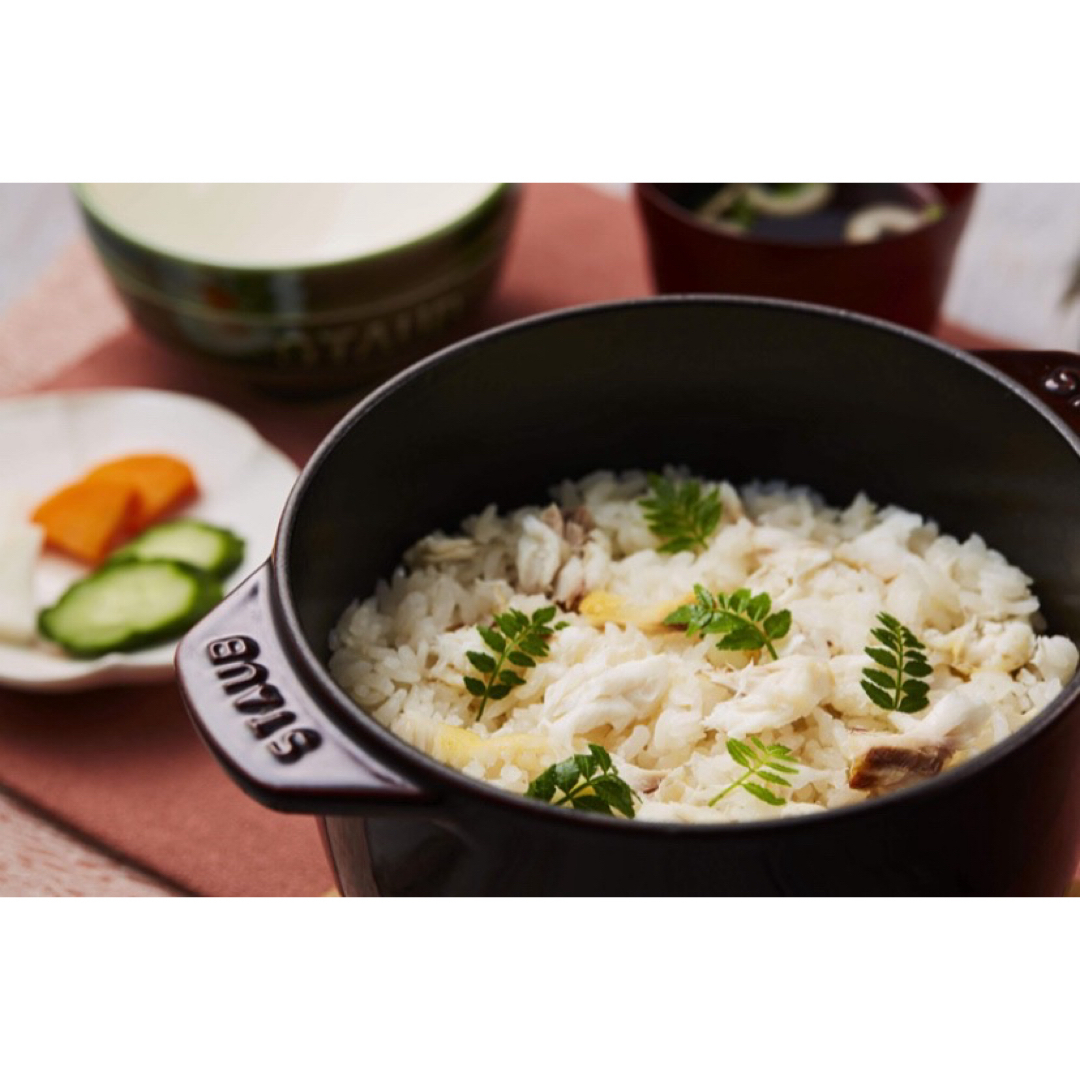 STAUB(ストウブ)のstaub ラ ココット de GOHAN シャイニーブラックM 16cm インテリア/住まい/日用品のキッチン/食器(鍋/フライパン)の商品写真