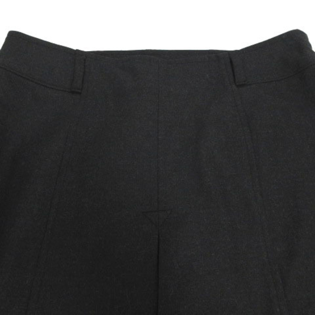 VICTORINOX(ビクトリノックス)のVICTORINOX スカート ストレート ひざ丈 ロゴプレート グレー 2 レディースのスカート(ひざ丈スカート)の商品写真