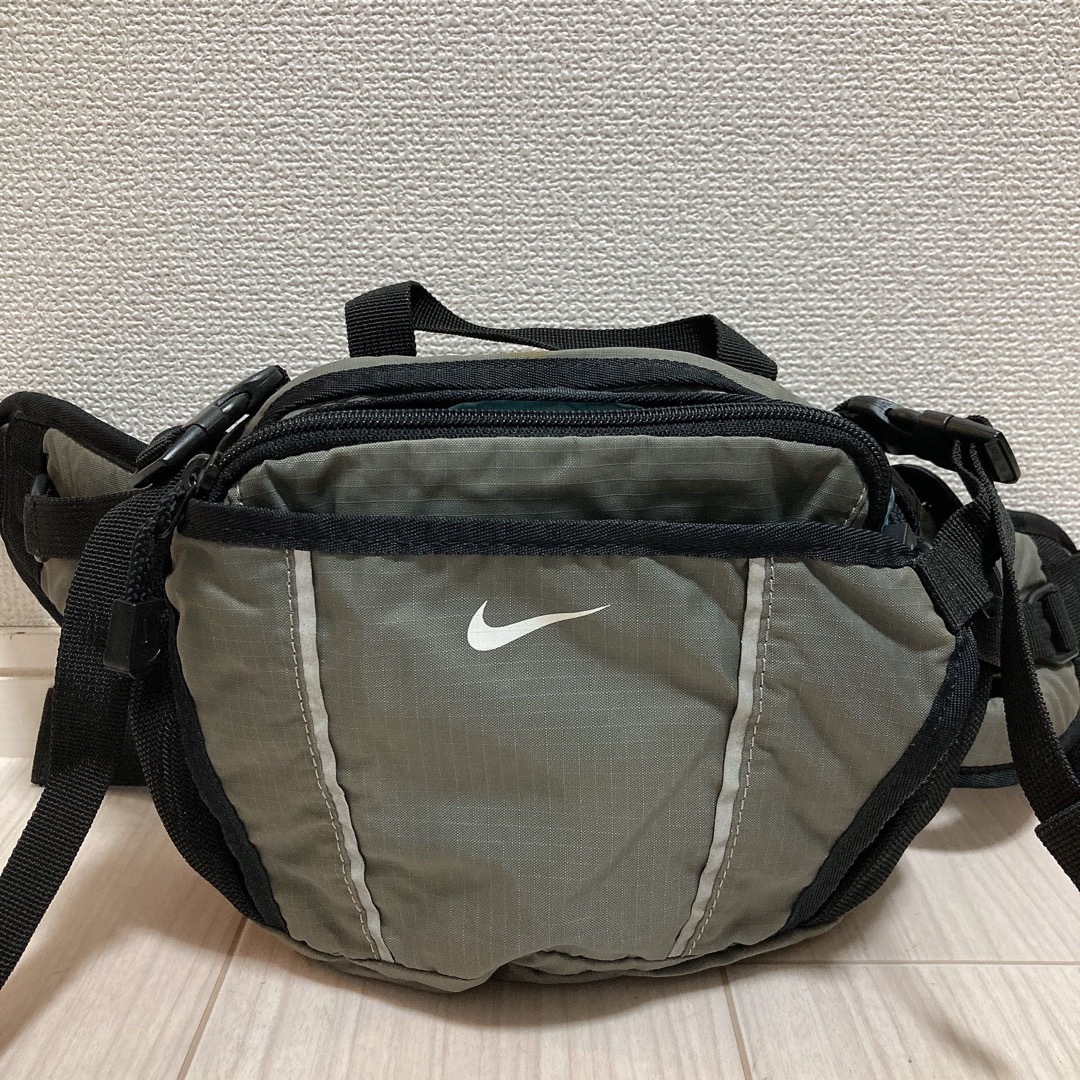 NIKE(ナイキ)のNIKE ナイキ メンズ レディース ウエストポーチ ウエストバッグ クッション メンズのバッグ(ウエストポーチ)の商品写真