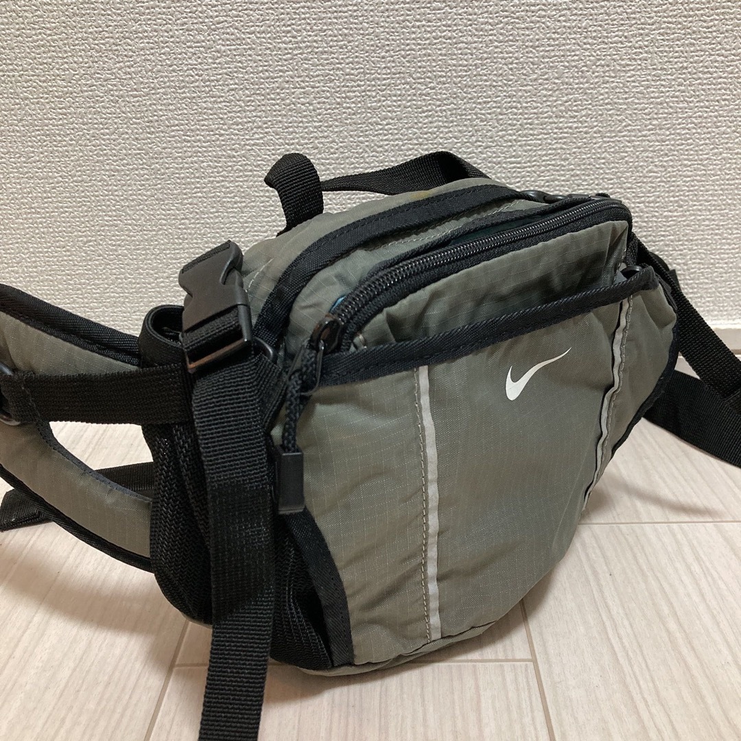 NIKE(ナイキ)のNIKE ナイキ メンズ レディース ウエストポーチ ウエストバッグ クッション メンズのバッグ(ウエストポーチ)の商品写真