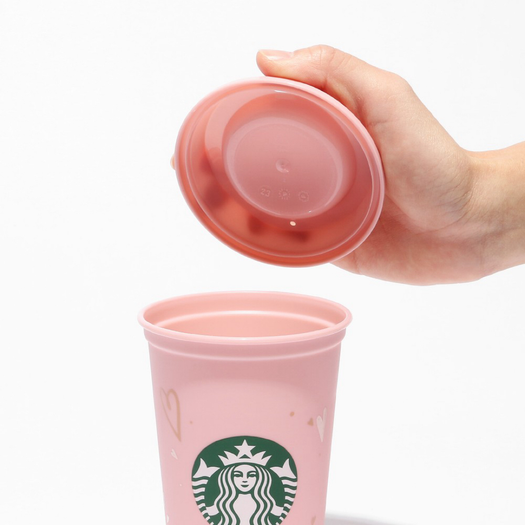 Starbucks Coffee(スターバックスコーヒー)のバレンタイン2024リユーザブルカップ専用ドリンクホールキャップベアリスタ インテリア/住まい/日用品のキッチン/食器(タンブラー)の商品写真